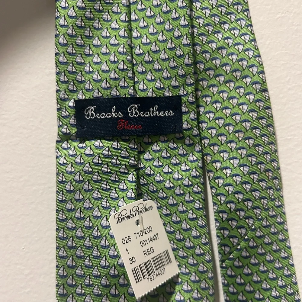 Boys Brooks Brothers sailboat tie NWT